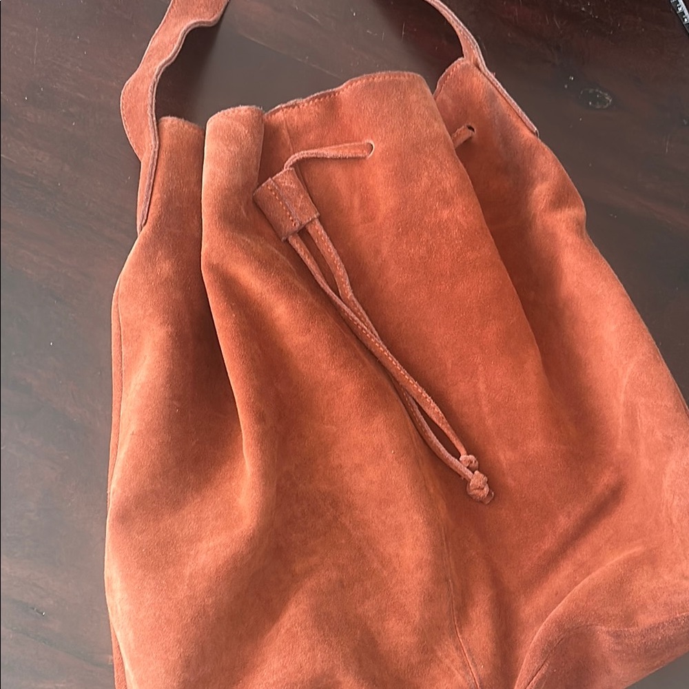 Vintage suede drawstring tote. Elegant Suede Drawstring Bag - Rust